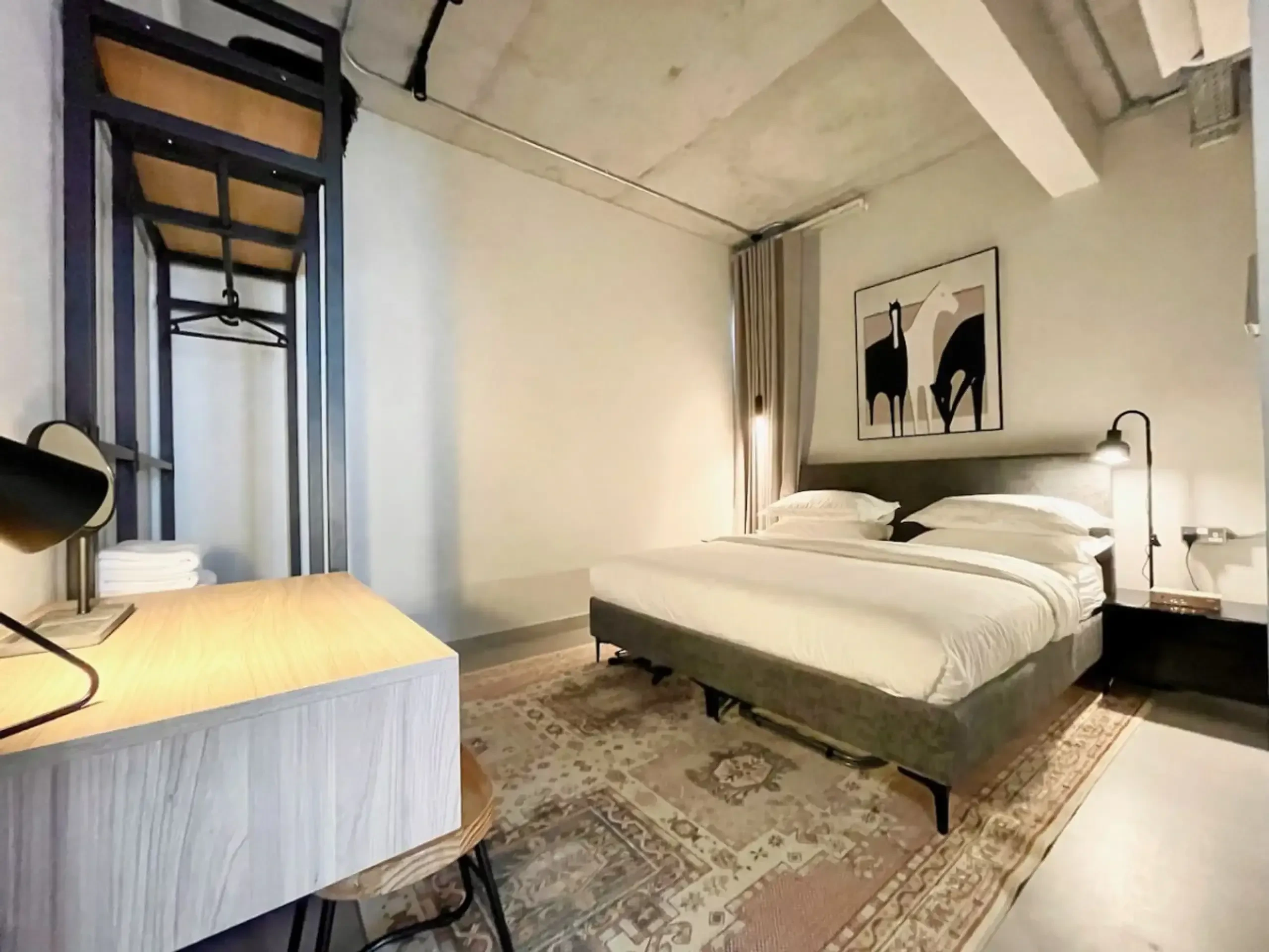 C Living 2 - Executive - 1BD Apartment City View