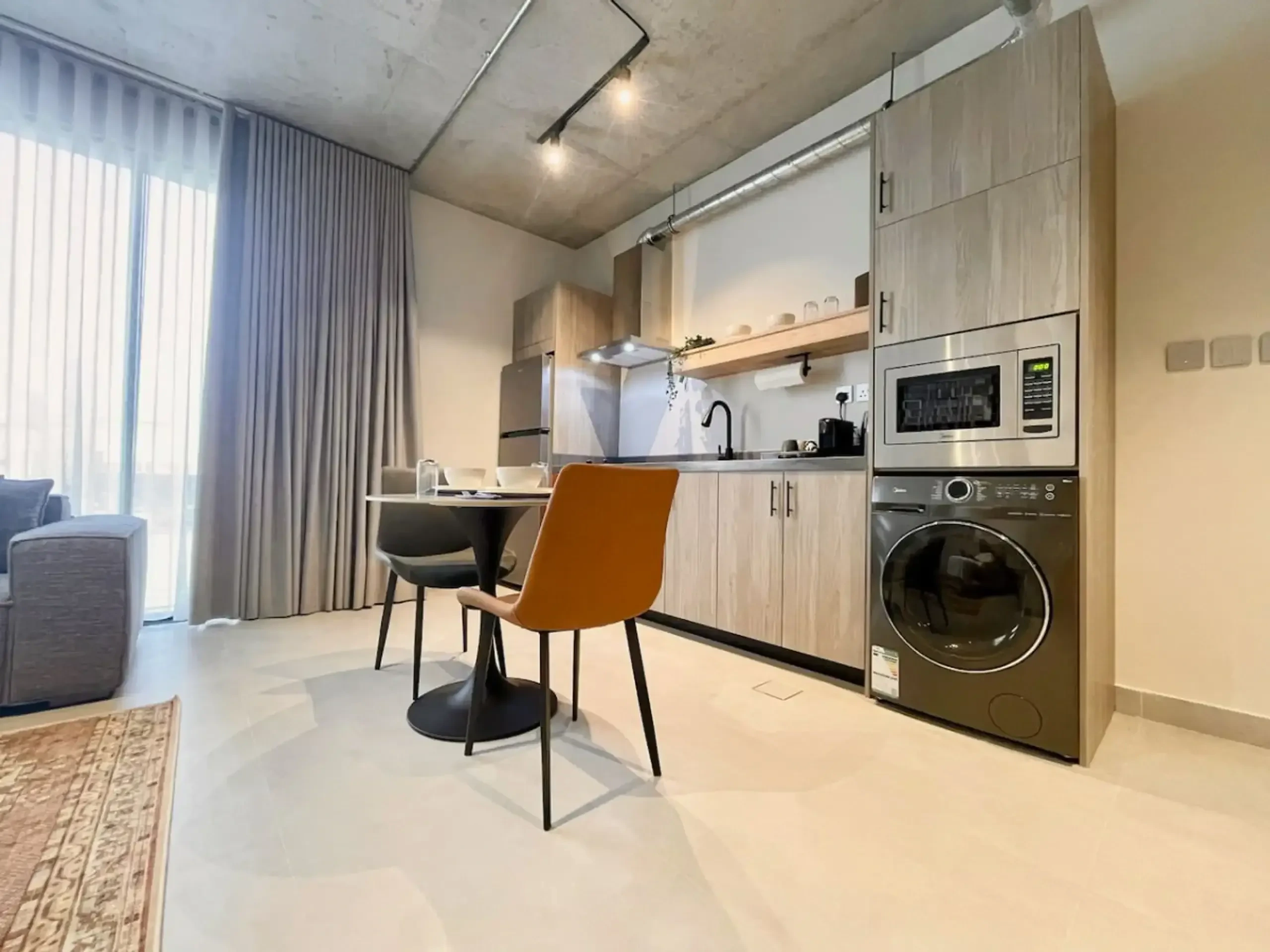 C Living 2 - Executive - 1BD Apartment City View