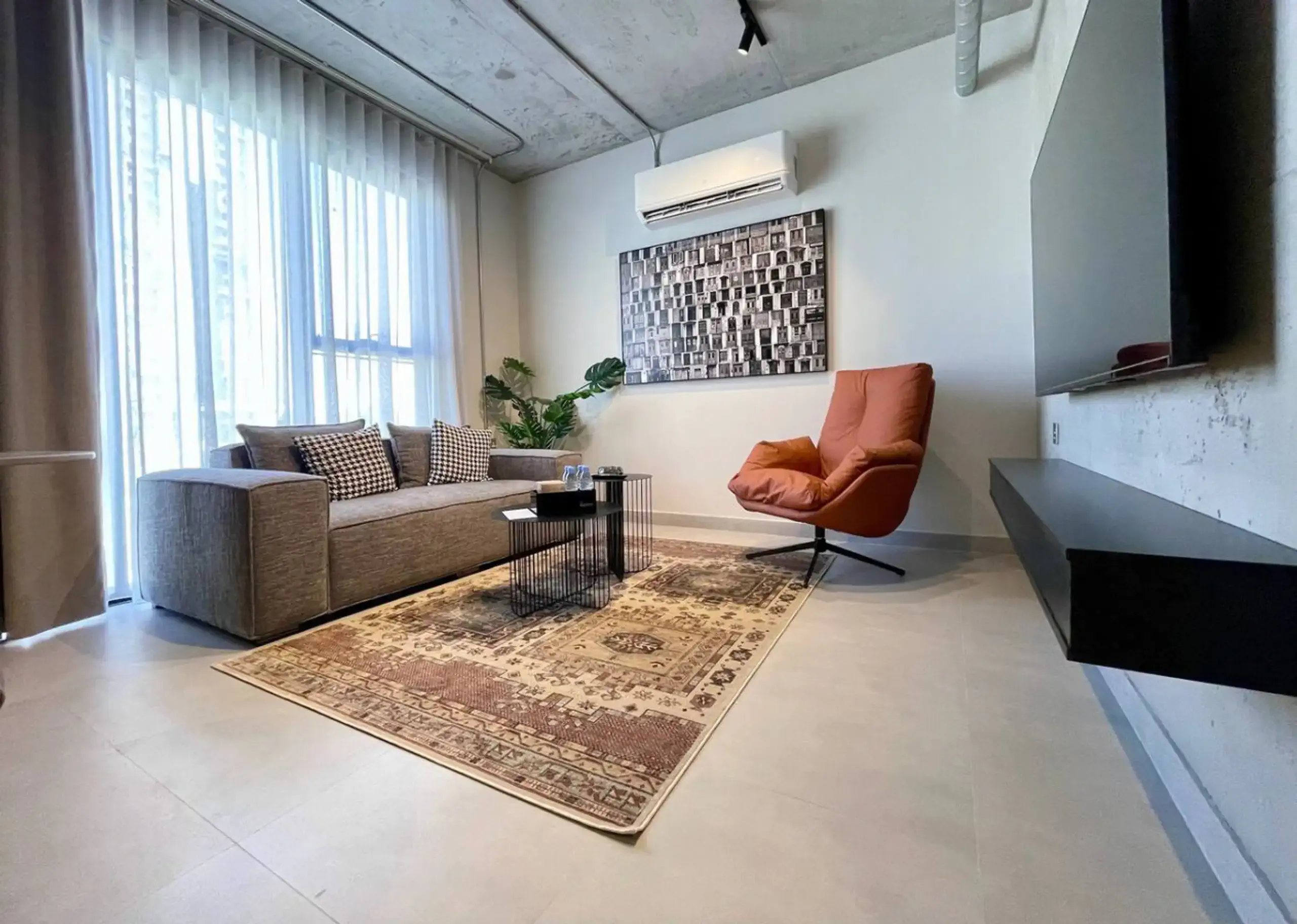 C Living 2 - Executive - 1 Bedroom City View