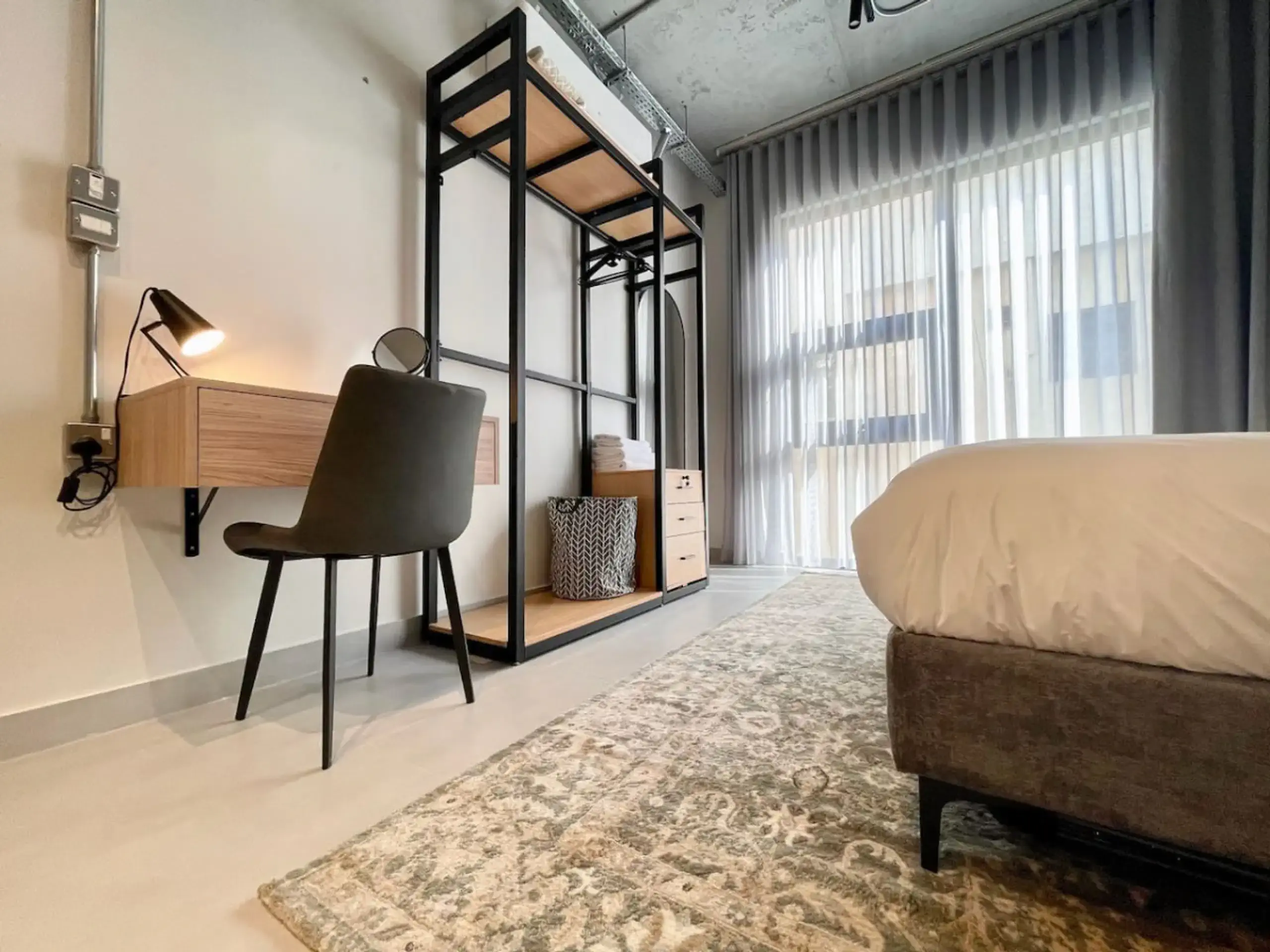 C Living 2 - Executive - Studio