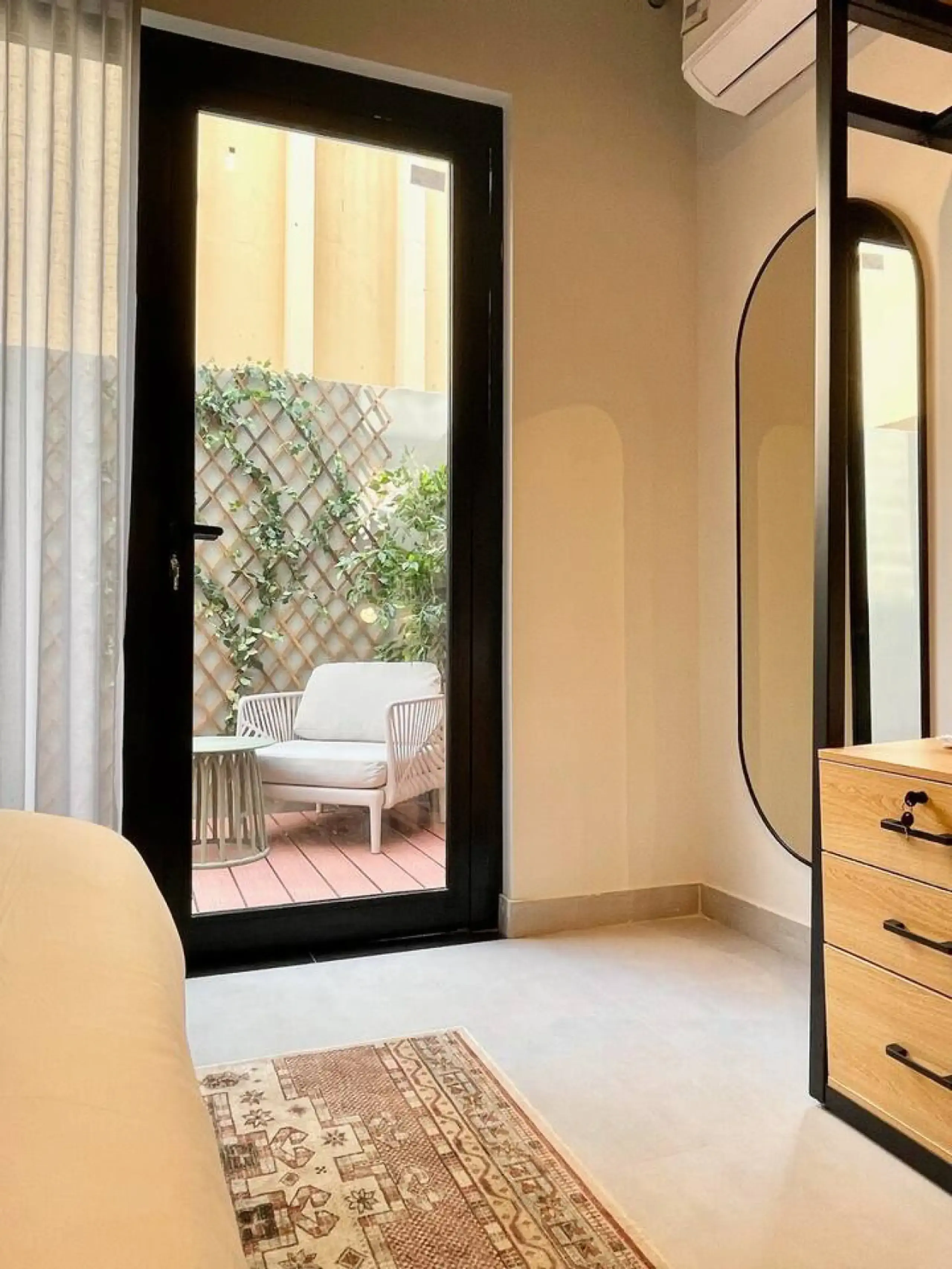 C Living 2 - Studio with Terrace