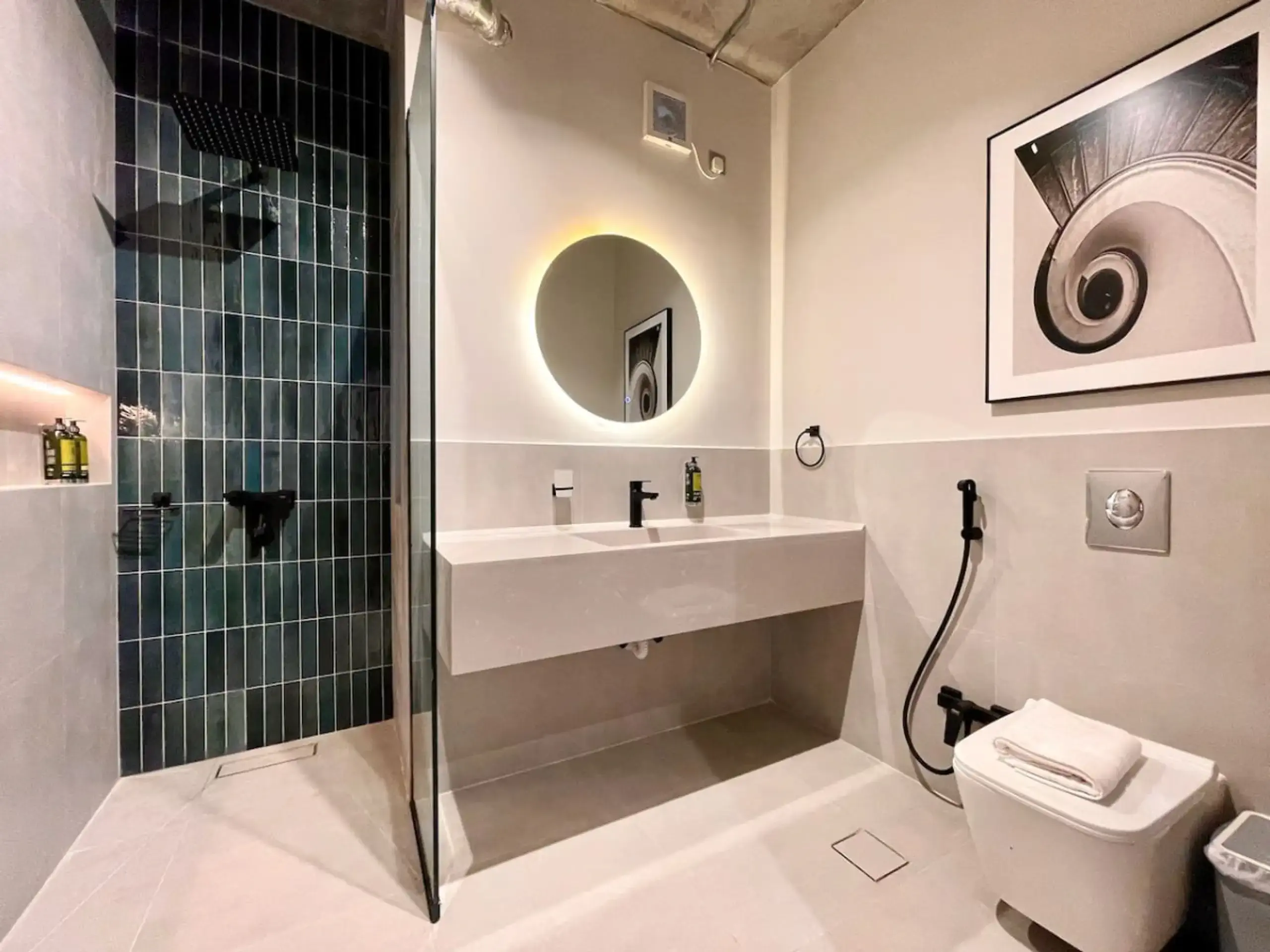 C Living 2 - Studio with Terrace