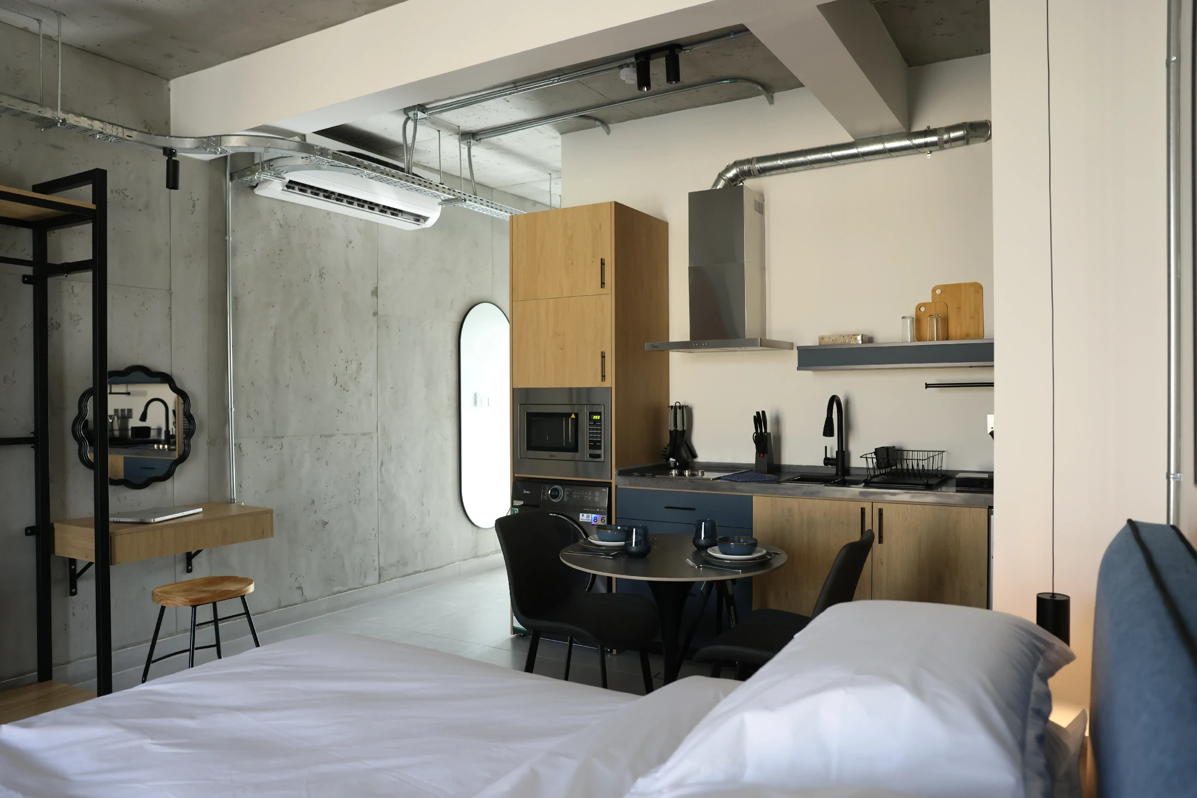 C Living 3 - Studio