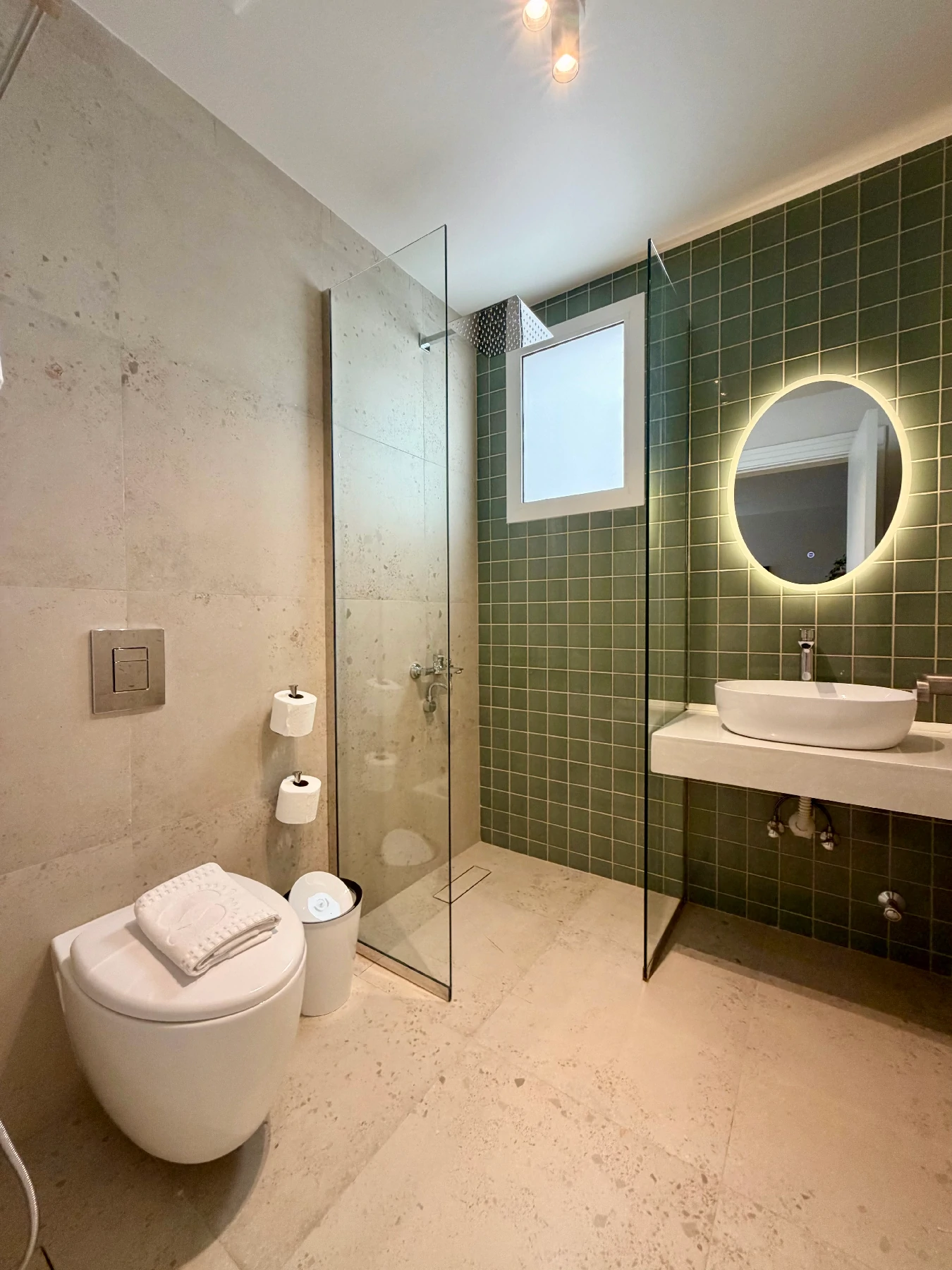 C Living 4 - Executive 2 Bedroom Apartment