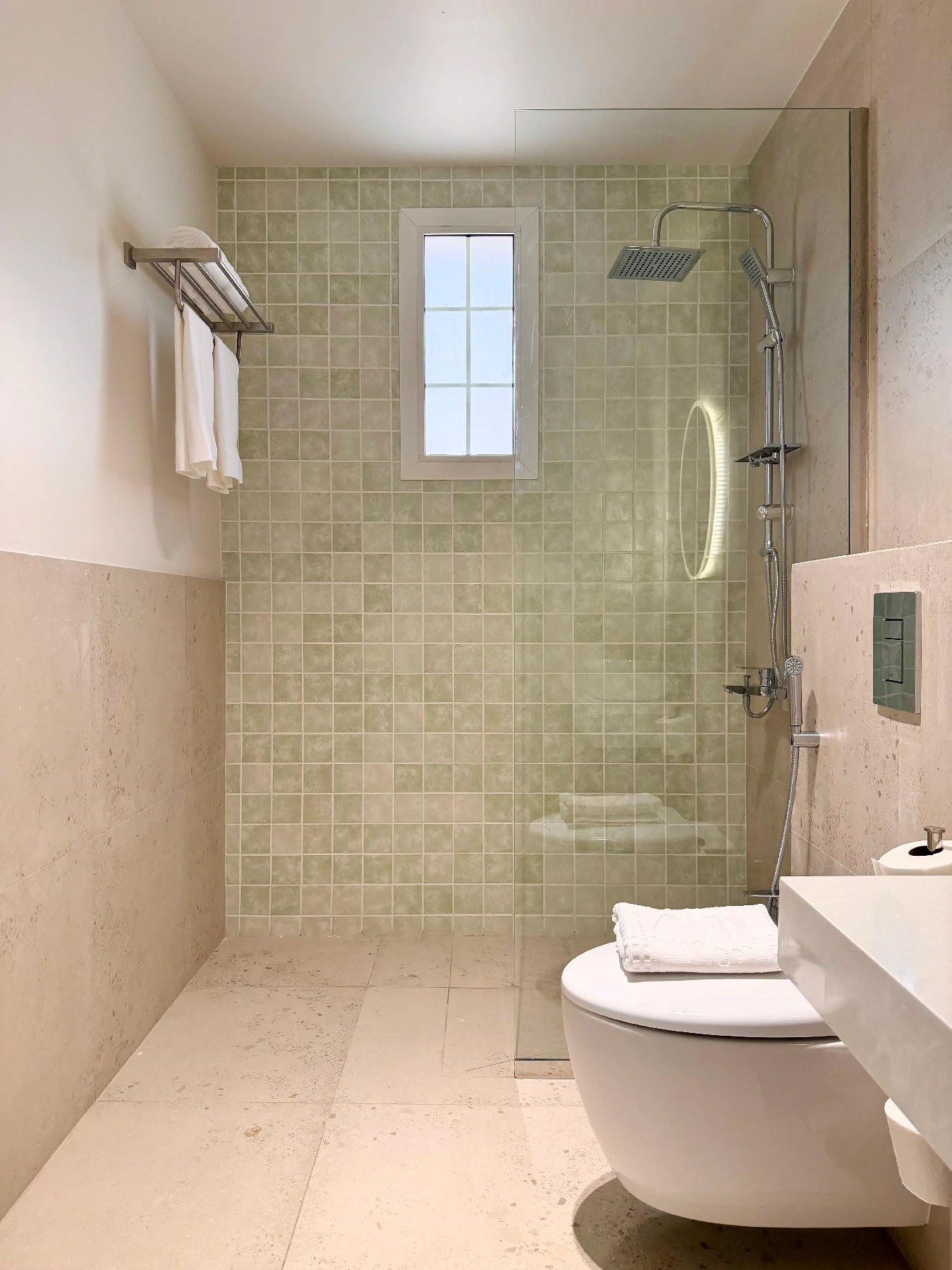 C Living 4 - Executive 2 Bedroom Apartment