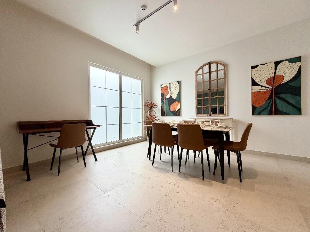 C Living 4 - Executive 2 Bedroom Apartment