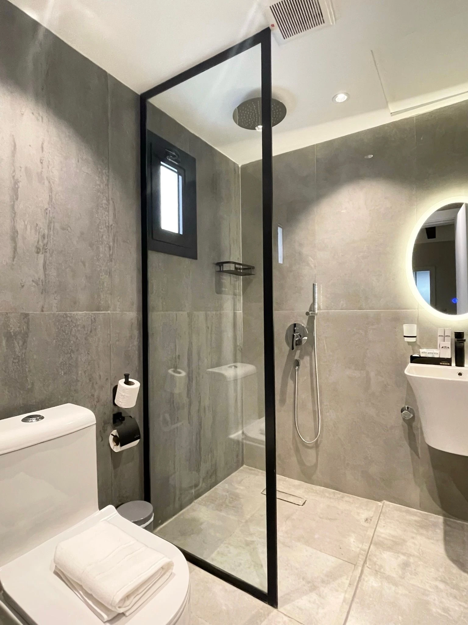 C Living - Premium 3 Bedroom - AQIQ