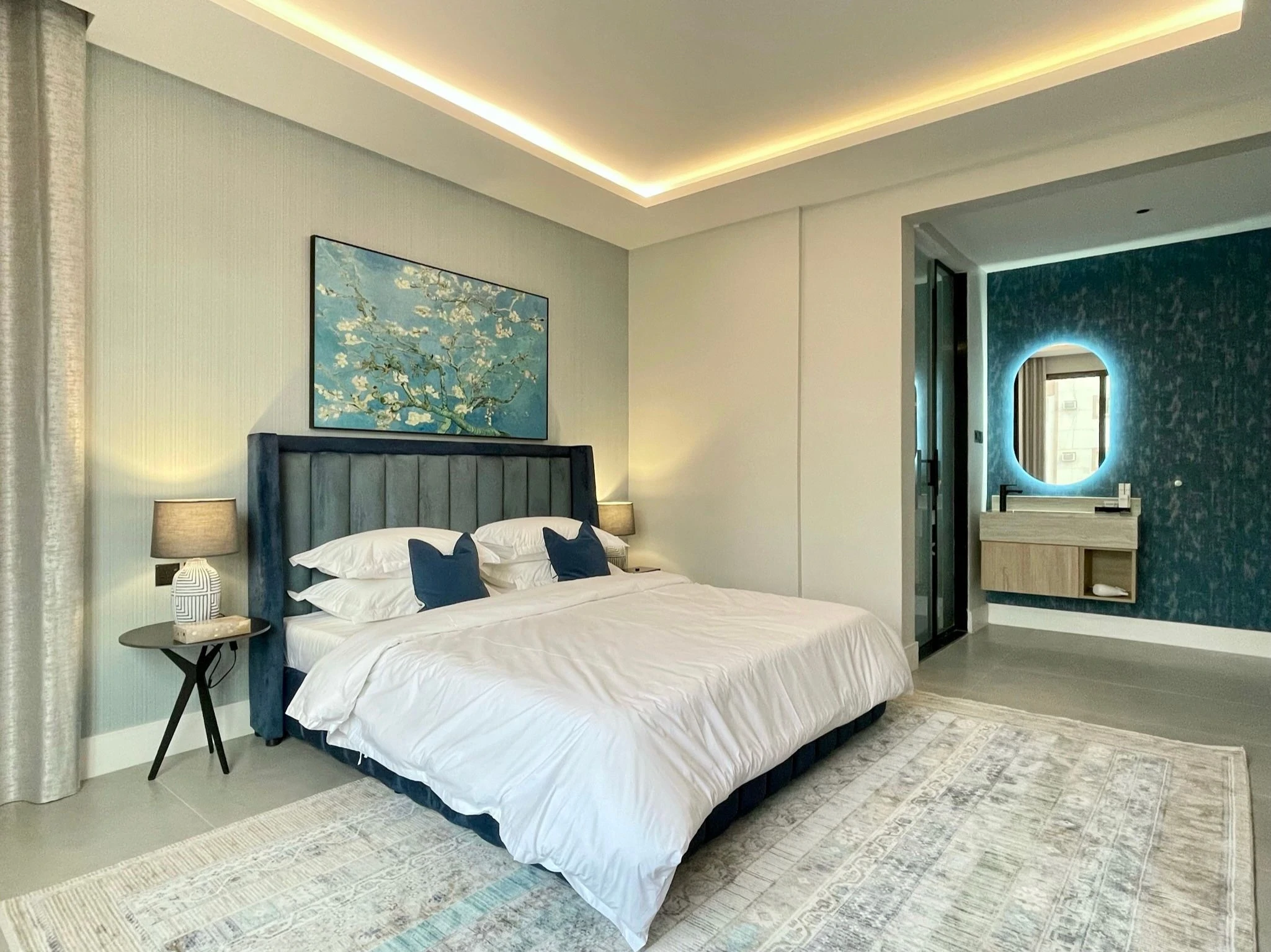 C Living - Premium 3 Bedroom with Large Windows