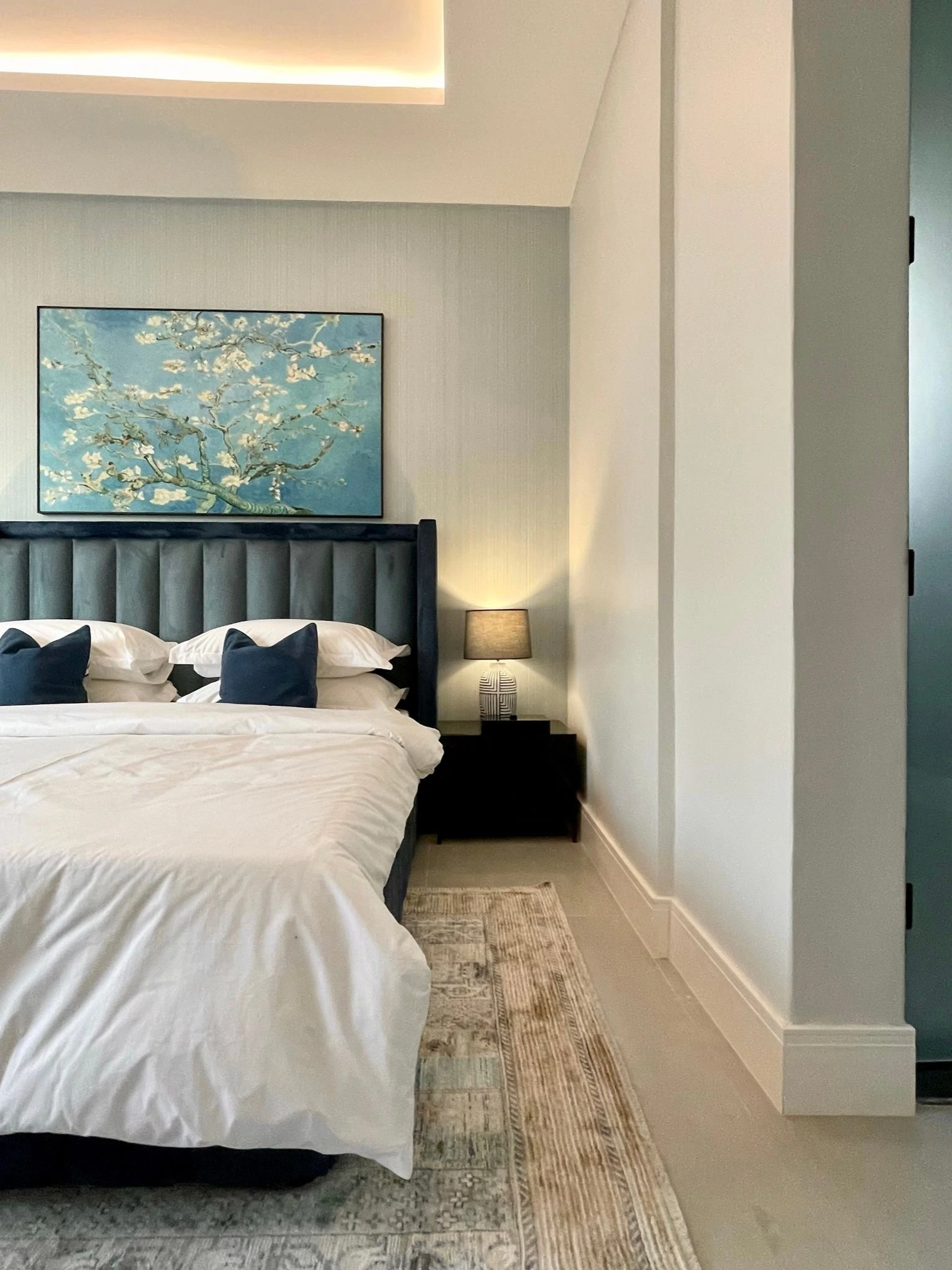C Living - Premium 3 Bedroom with Large Windows