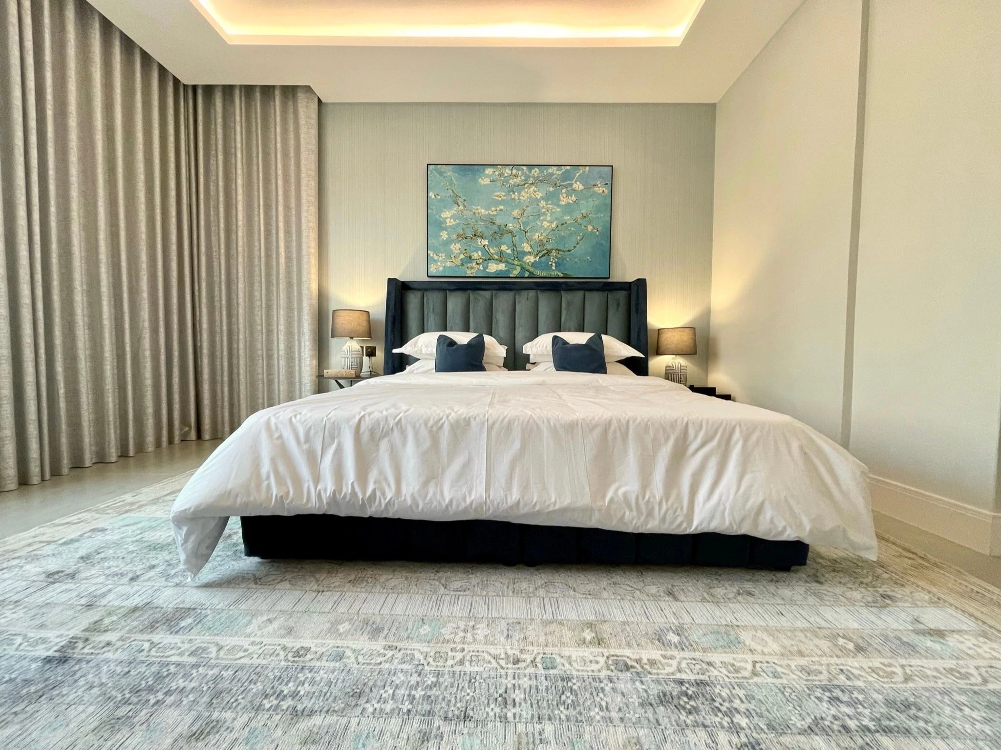 C Living - Premium 3 Bedroom with Large Windows