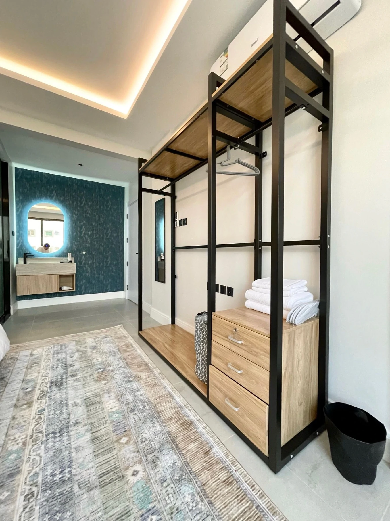 C Living - Premium 3 Bedroom with Large Windows