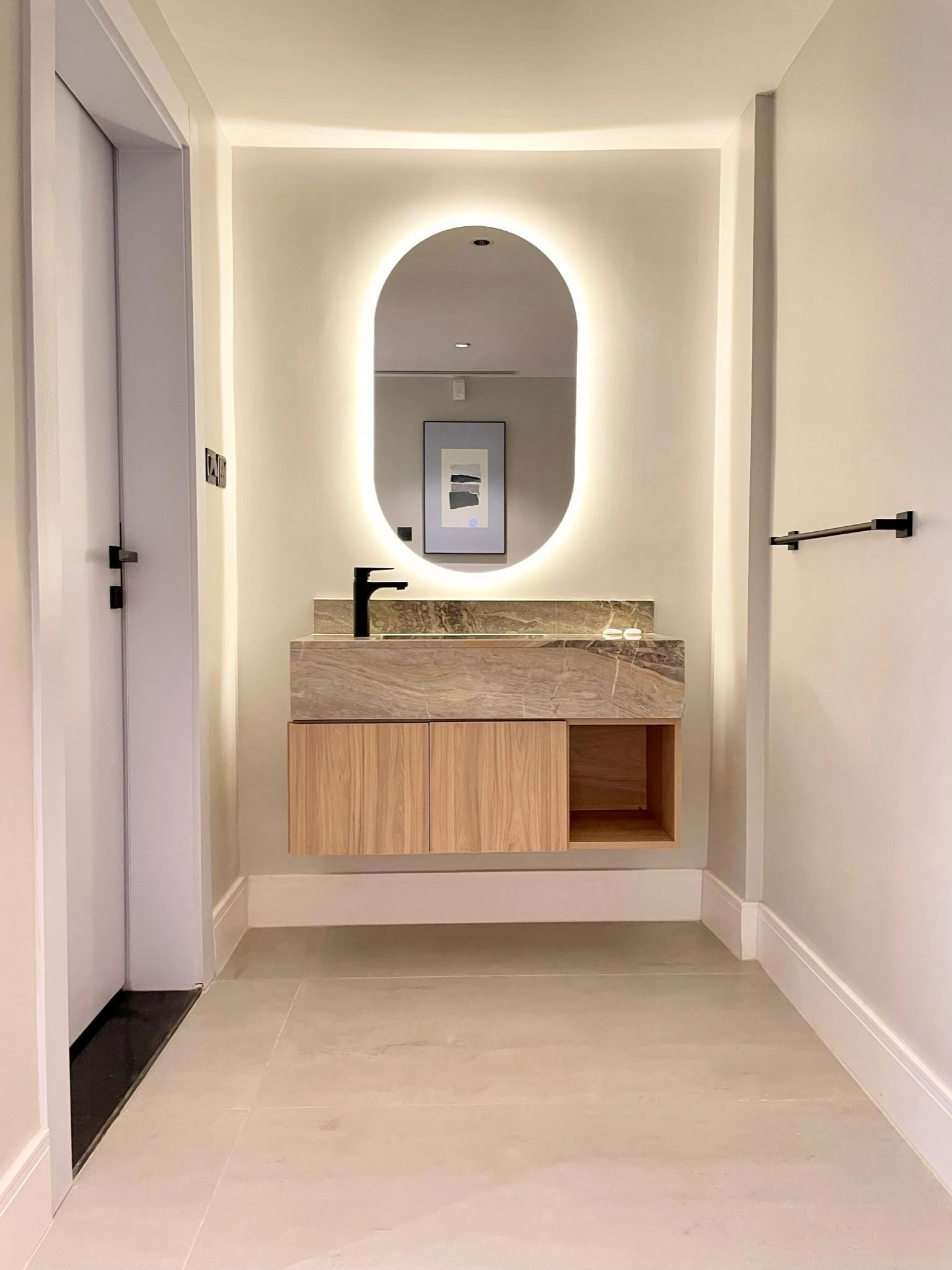 C Living - Premium 3 Bedroom with Large Windows