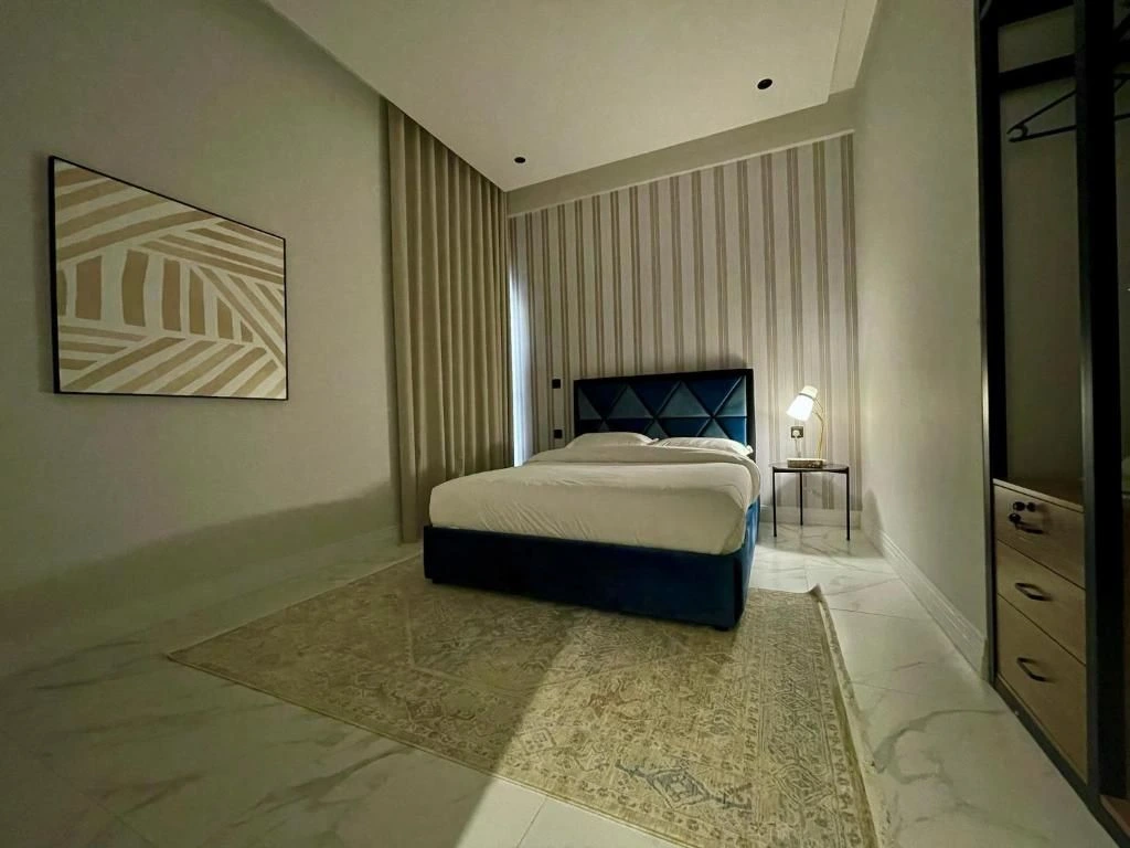 C Living - Premium 3 Bedroom with Terrace - AQIQ