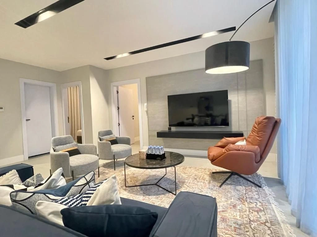 C Living - Premium 3 Bedroom with Terrace - AQIQ