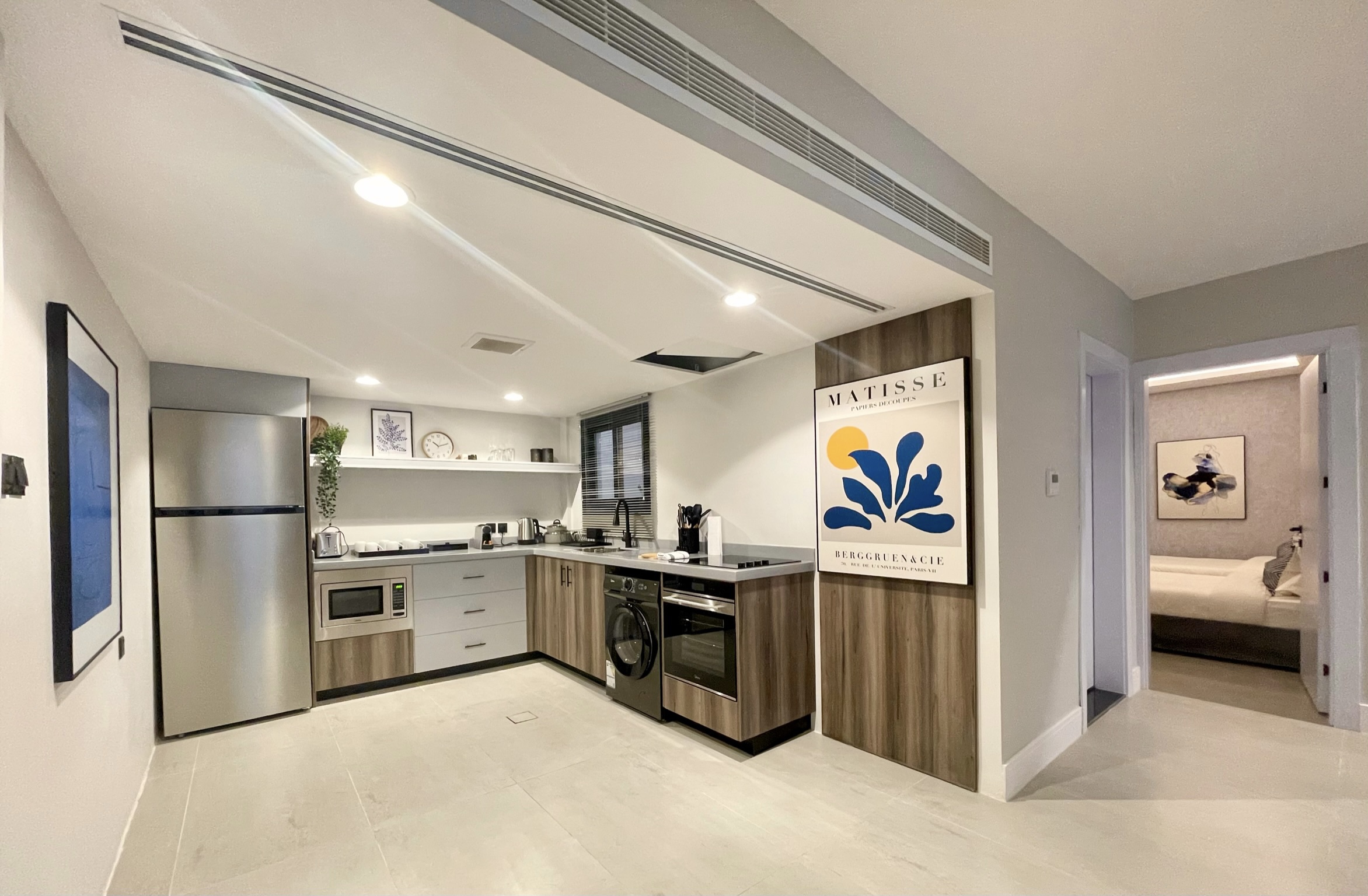 C Living - Premium 3 Bedroom with Large Windows