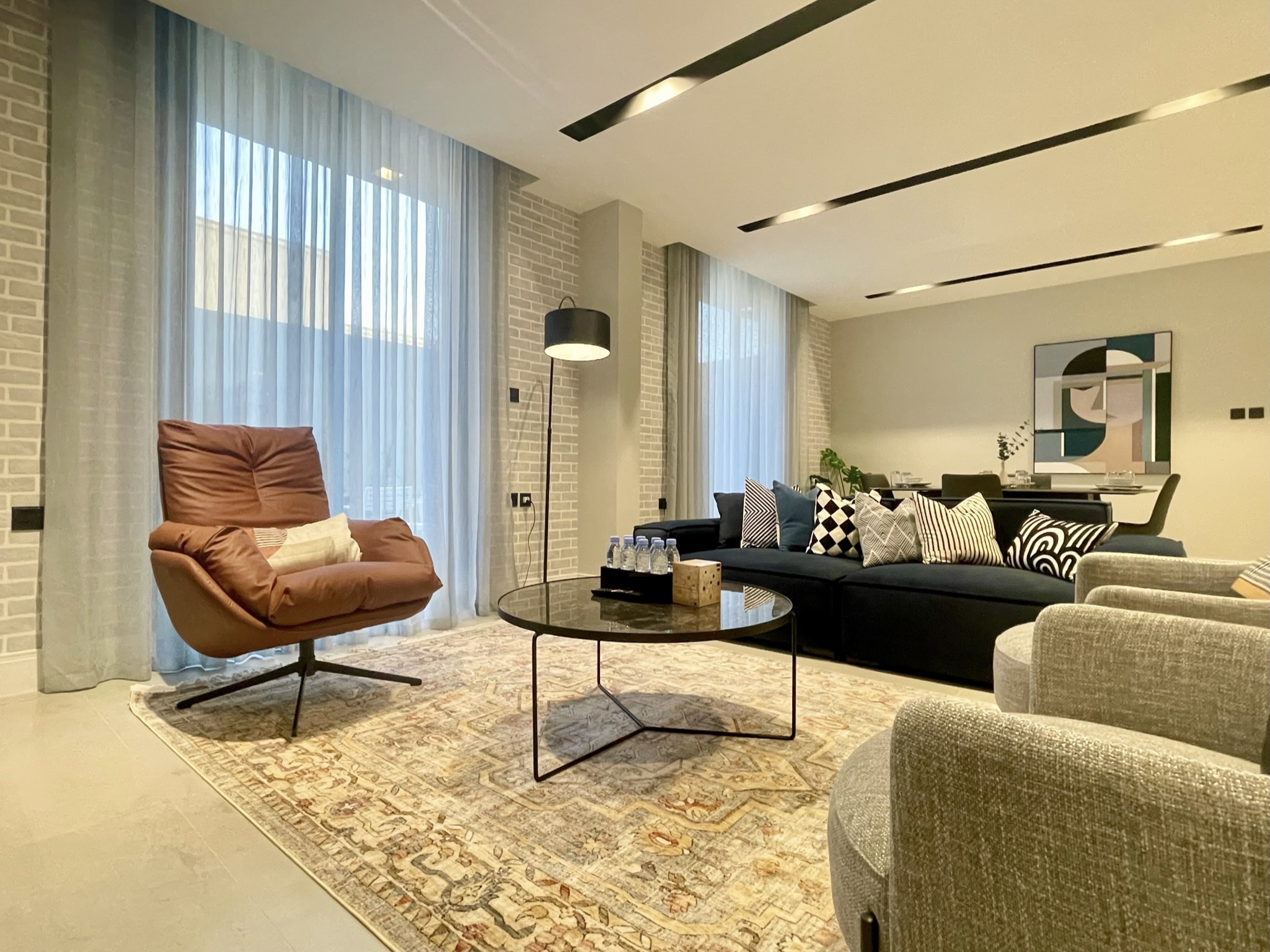 C Living - Premium 3 Bedroom with Large Windows