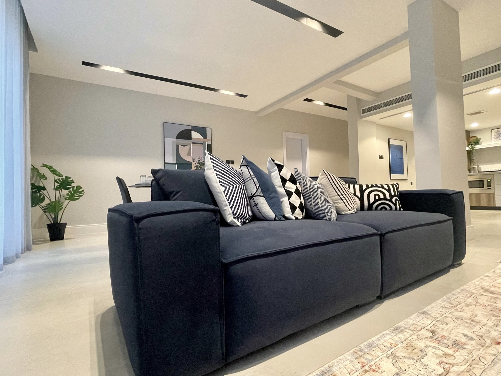 C Living - Premium 3 Bedroom with Large Windows