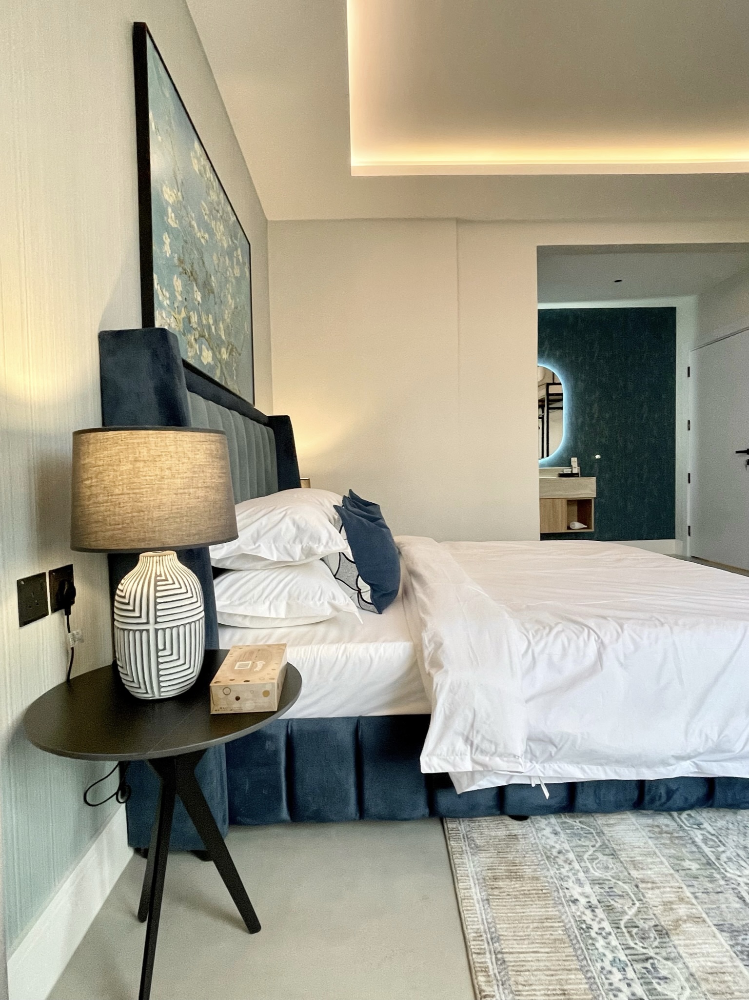 C Living - Premium 3 Bedroom with Large Windows