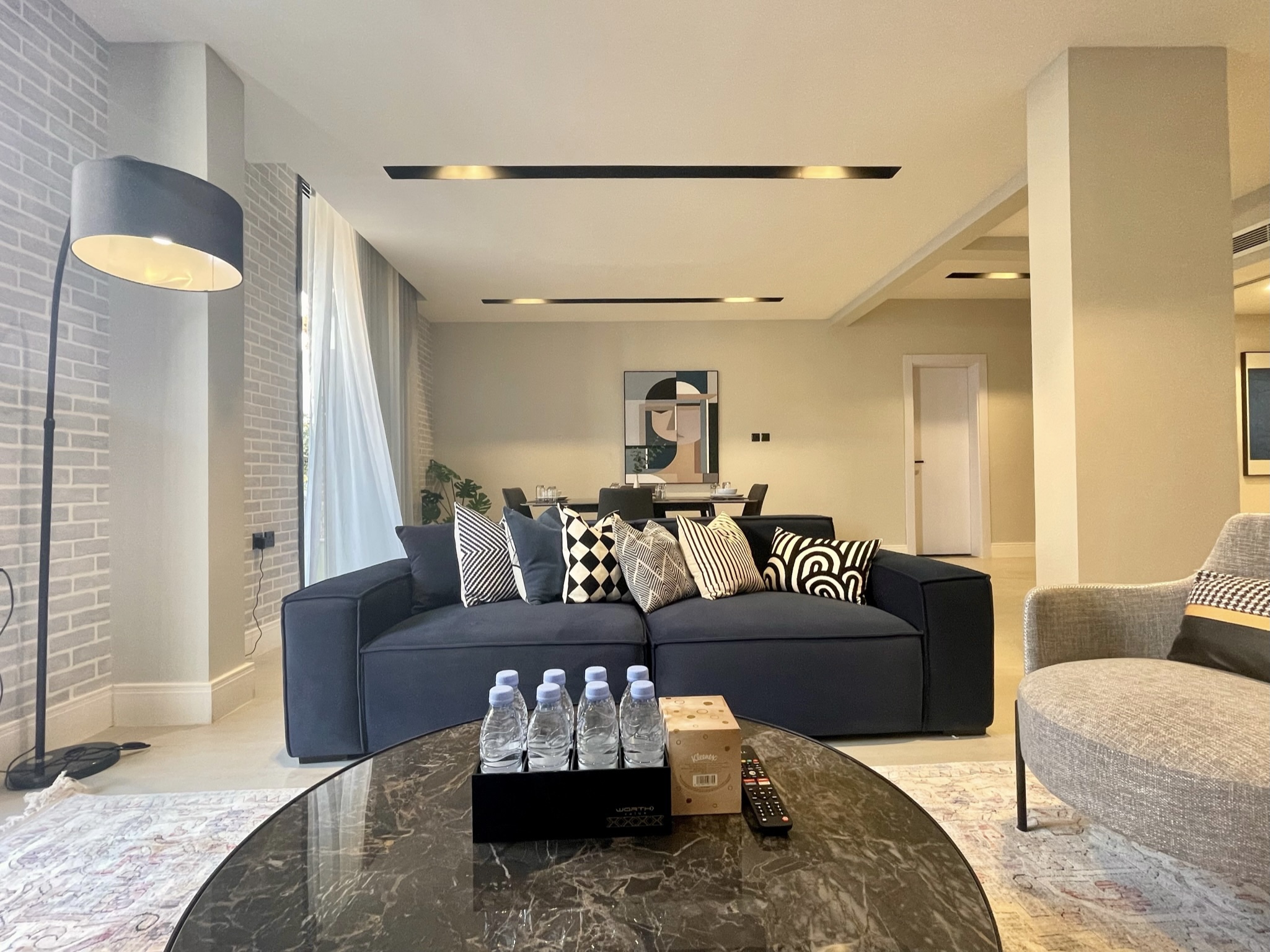 C Living - Premium 3 Bedroom with Large Windows