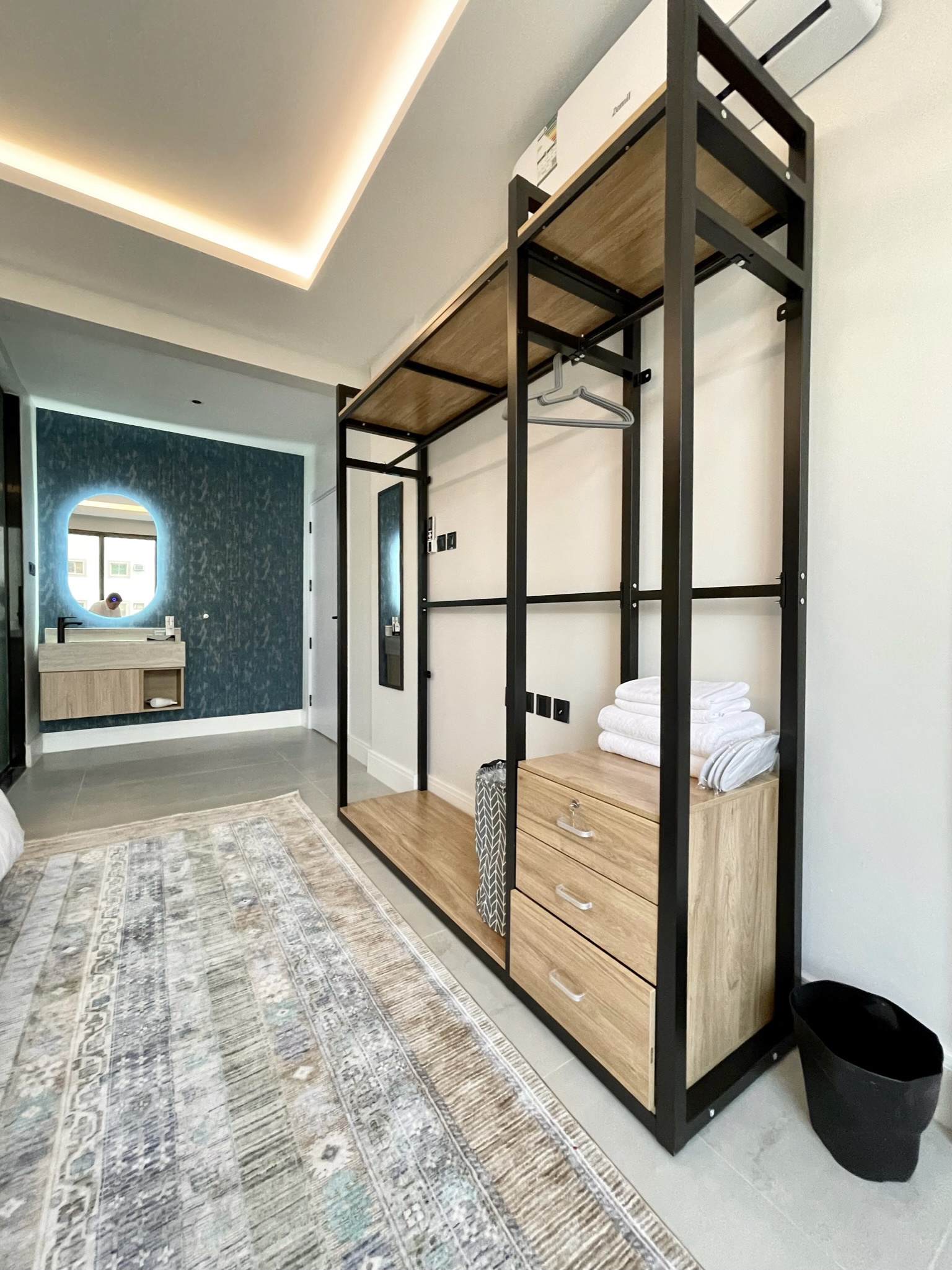 C Living - Premium 3 Bedroom with Large Windows