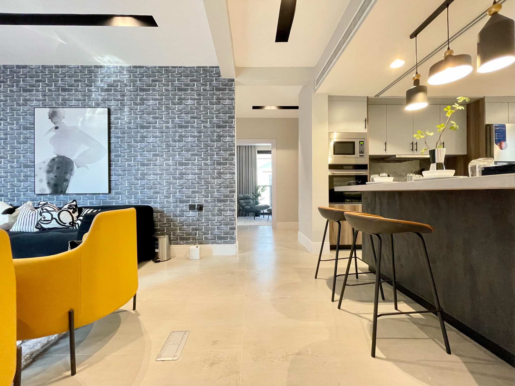 C Living - Premium 3 Bedroom with Terrace - AQIQ