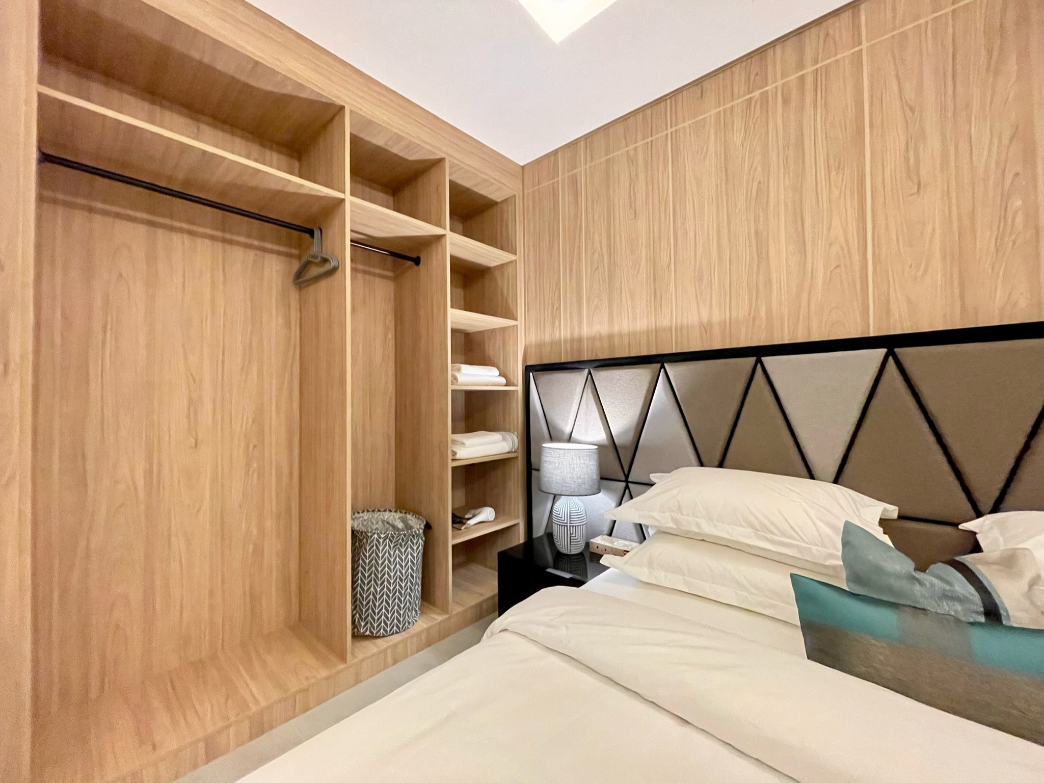 C Living - Premium 3 Bedroom with Terrace - AQIQ