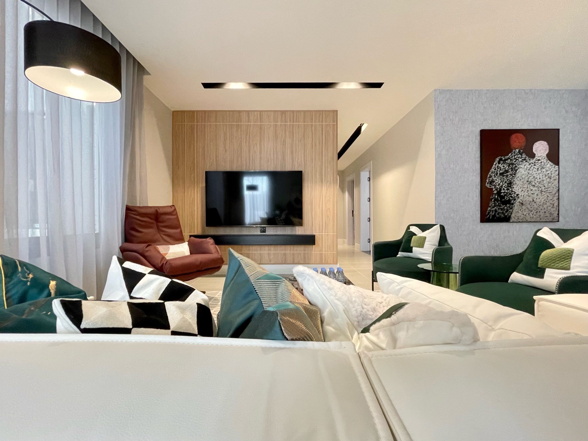 C Living - Premium 3 Bedroom with Terrace - AQIQ