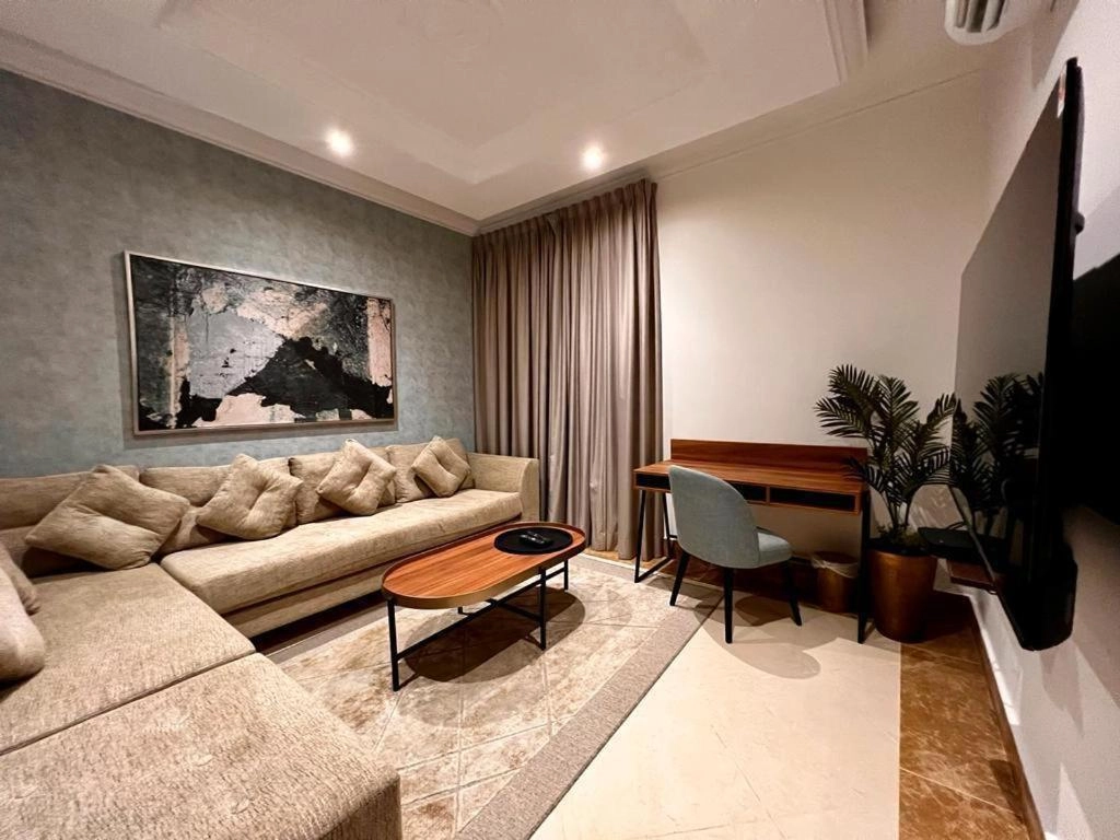 Khozama Living 1 - 3 Bedroom Apartment