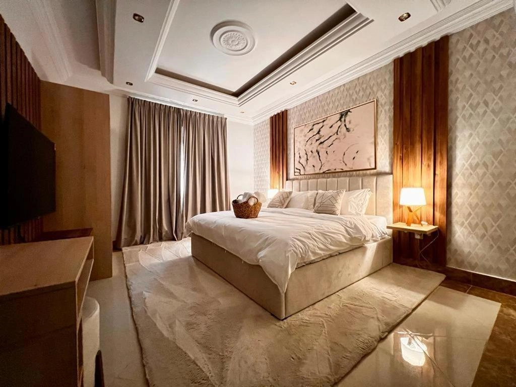 Khozama Living 1 - 3 Bedroom Apartment