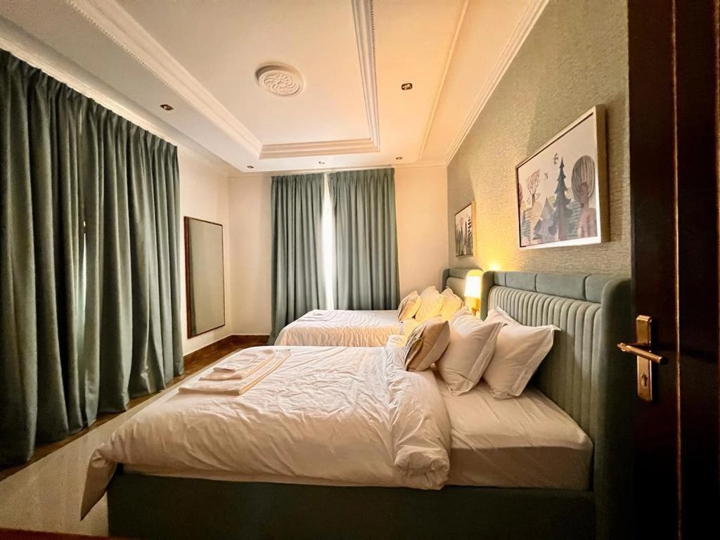 Khozama Living 1 - 3 Bedroom Apartment