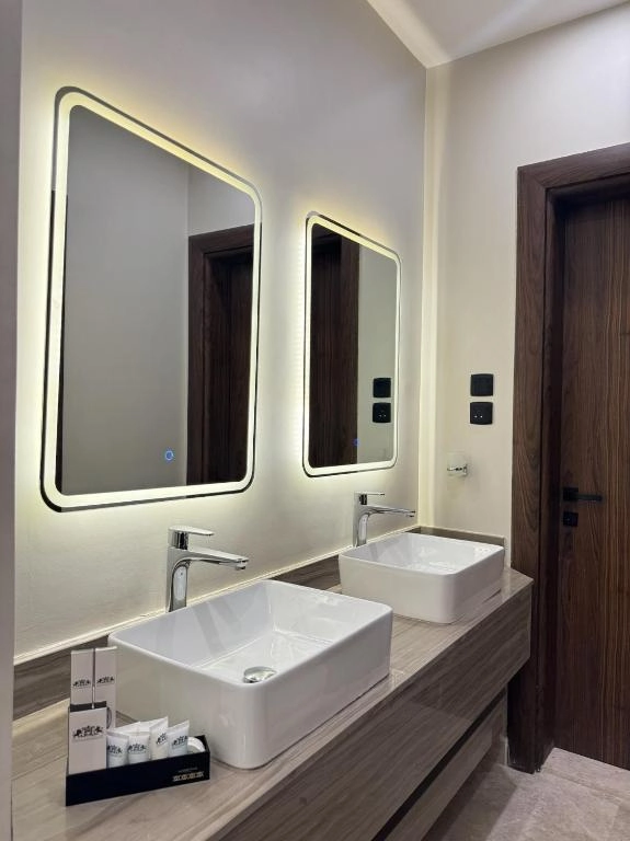 Khozama Living 2 - 1 Bedroom Executive Apartment